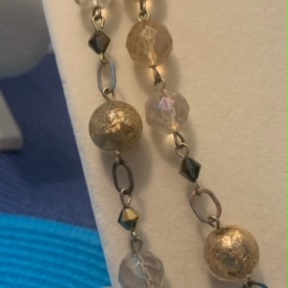 Attractive Clear and Light Gold Glass Bead Necklace - Picture 4 of 7